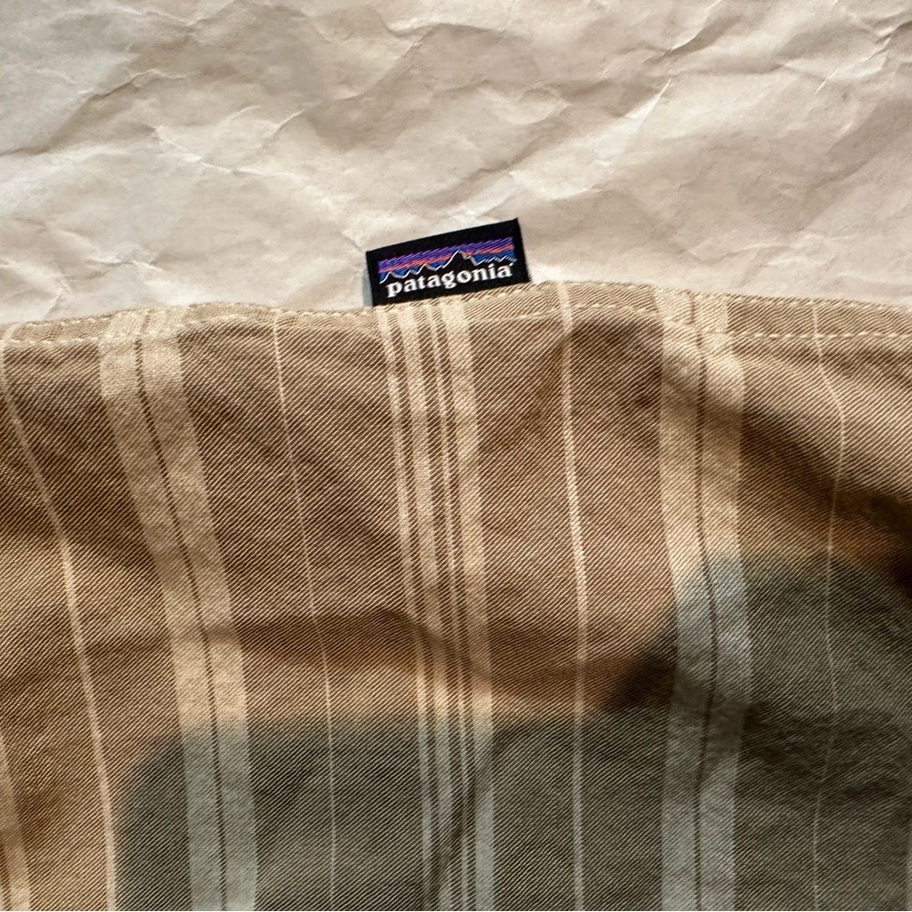 Patagonia Men's Casual Brown Striped Shirt - Picture 4 of 8